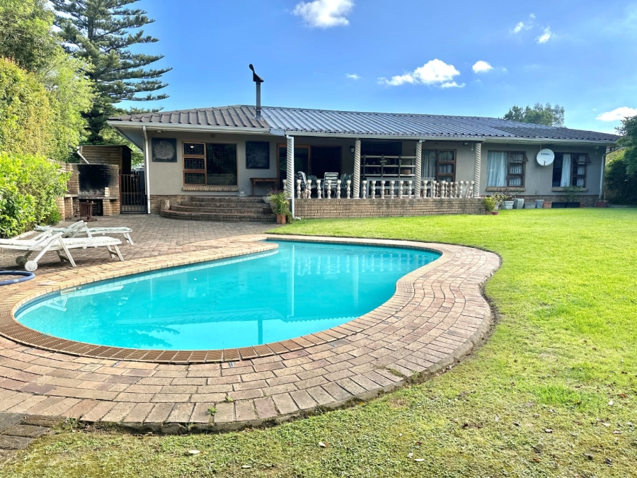 4 Bedroom Property for Sale in Bergsig Western Cape